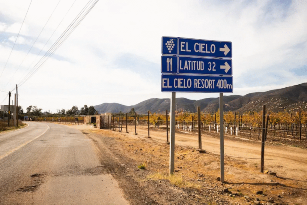 Sign pointing to El Cielo Winery, a winery in Valle de Guadalupe